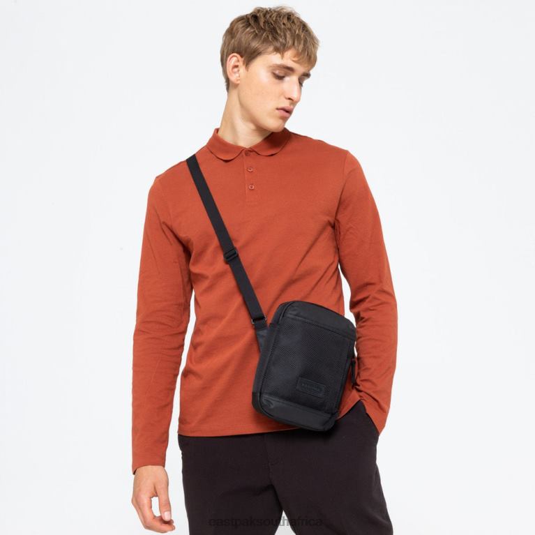 The One CNNCT Coat Eastpak 4N244241Shoulder Bags